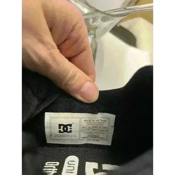 DC Vandium SE ADYS200067 Mens Black Suede Low Top Lace Up Skate Sneakers Shoes - Picture 10 of 10